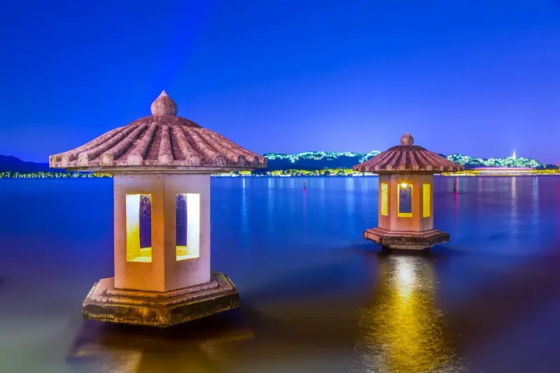۲ شب دامبولا + ۳ شب کندی + ۳ شب بنتوتا + اشب كلمبو نوروز ۱۴۰۴
